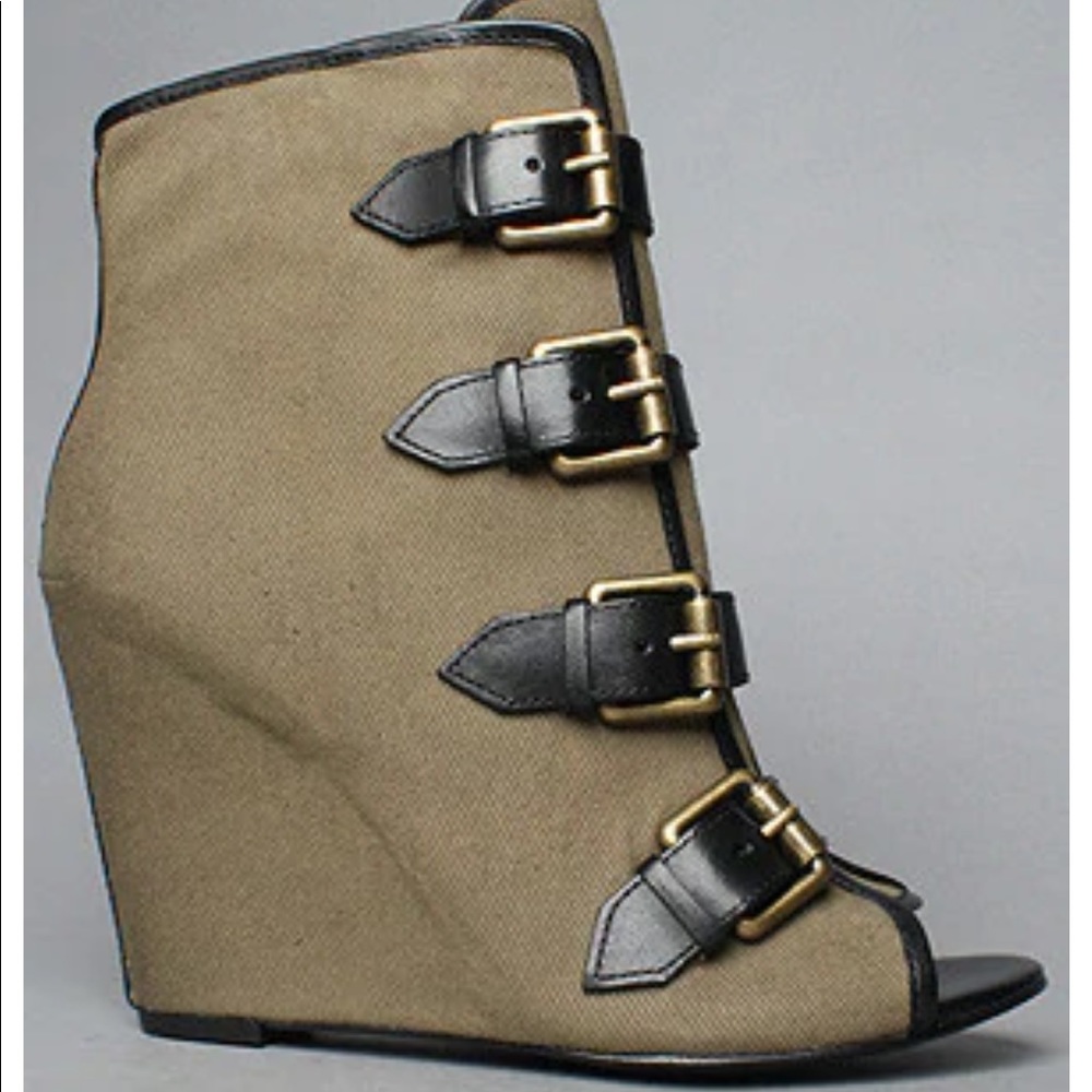Listing for Rzaizy —Healed military boots by ASH good condition - Picture 2 of 16